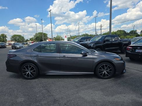 Certified 2024 Toyota Camry SE FWD image 3