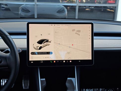 Used 2019 Tesla Model 3 Long Range image 18