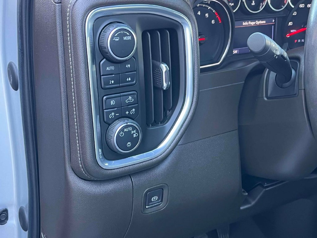 Certified 2021 Chevrolet Silverado 1500 RST w/ Z71 Off-Road Package AWD/4WD image 28