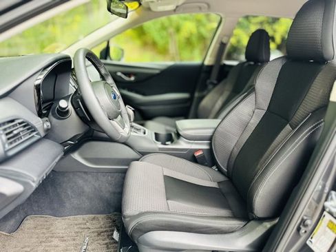 Used 2025 Subaru Outback Premium image 19