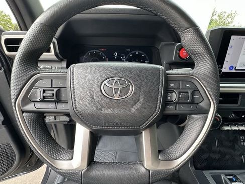 Used 2024 Toyota Tacoma TRD Sport RWD image 10