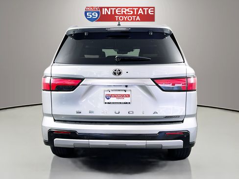 Used 2025 Toyota Sequoia Capstone AWD/4WD image 6