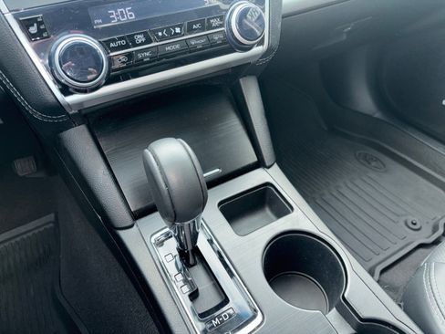 Used 2018 Subaru Outback 2.5i Limited image 22