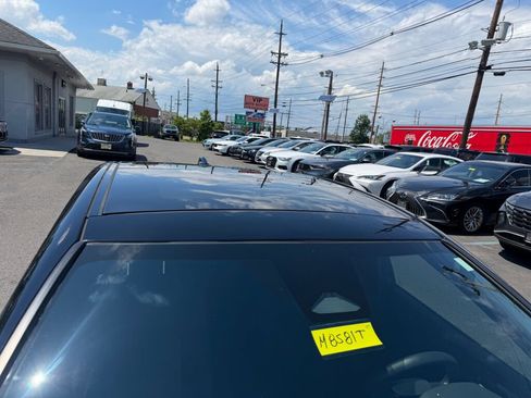 Used 2025 Toyota Camry XSE FWD image 9
