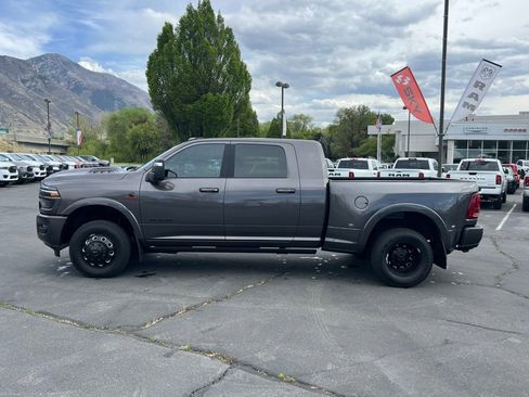 Used 2025 RAM 3500 Laramie AWD/4WD image 11