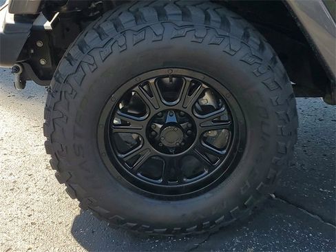 Used 2018 Jeep Wrangler Unlimited Sport image 5