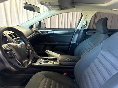 Used 2018 Ford Fusion SE FWD image 21