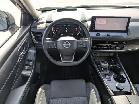 Used 2025 Nissan Rogue Platinum w/ Platinum Premium Package AWD/4WD image 30