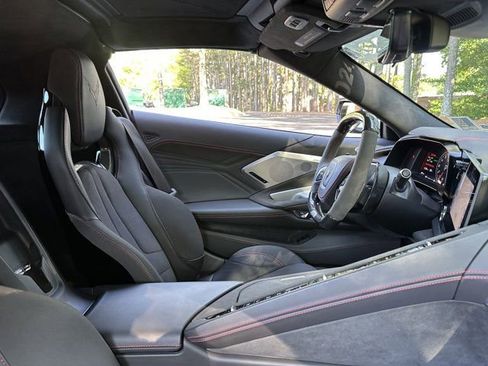 Used 2024 Chevrolet Corvette Z06 w/ Z07 Performance Package RWD image 27