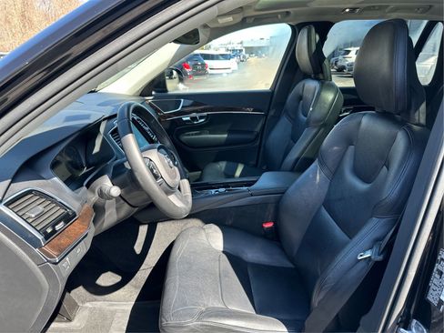 Used 2016 Volvo XC90 T6 Momentum w/ Momentum Plus Package image 9