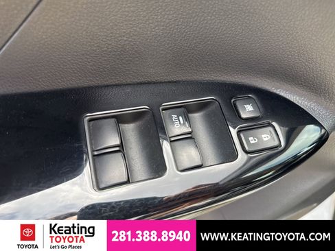 Used 2023 Mitsubishi Eclipse Cross LE AWD/4WD image 12