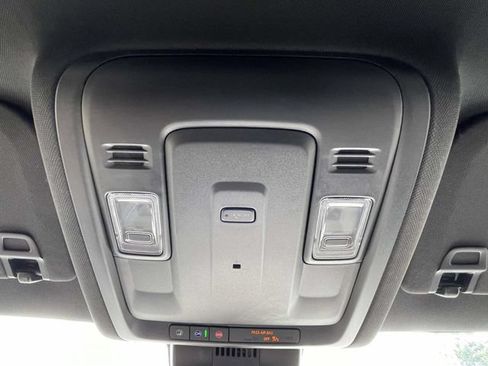 Used 2025 Chevrolet Tahoe LS AWD/4WD image 30