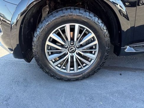 Used 2021 Nissan Armada SL w/ Captain's Chairs Package AWD/4WD image 9