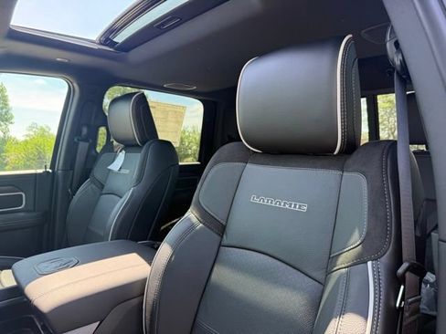 New 2026 RAM 3500 Laramie AWD/4WD image 36
