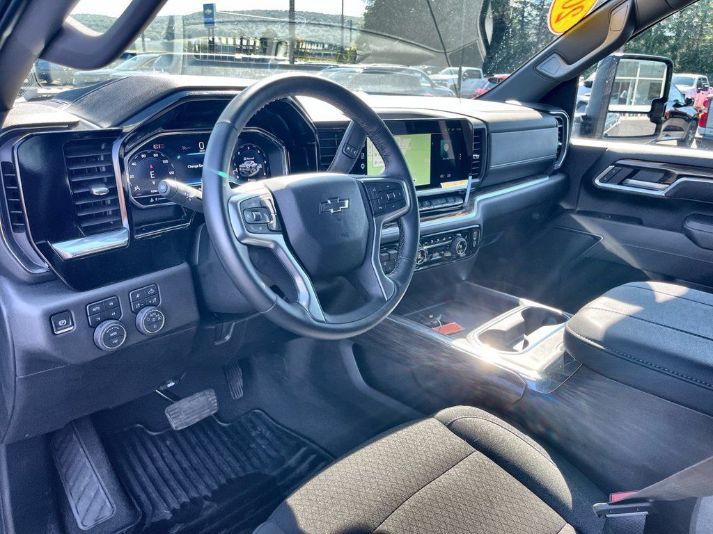 Used 2025 Chevrolet Silverado 2500 LT w/ Trail Boss Package AWD/4WD image 10