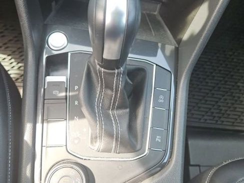 Certified 2021 Volkswagen Tiguan SEL Premium R-Line image 21