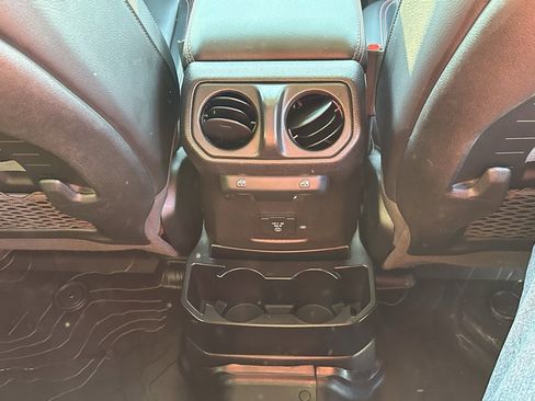 Used 2021 Jeep Wrangler Unlimited Rubicon image 17