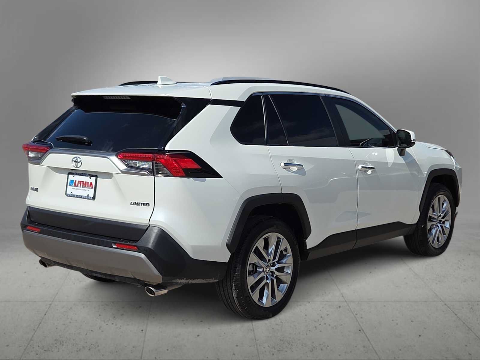 Certified 2022 Toyota RAV4 Limited FWD image 8