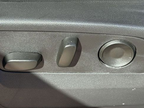 Used 2025 Chevrolet Tahoe LT image 28