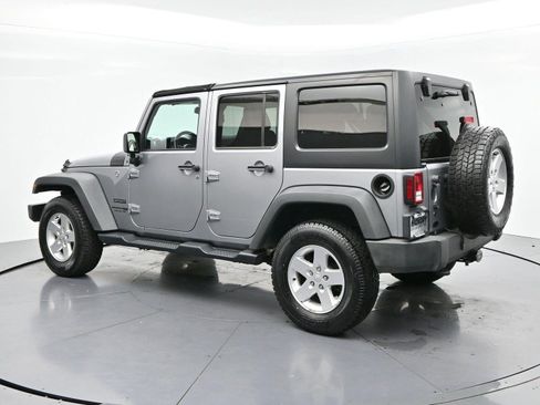 Used 2018 Jeep Wrangler Unlimited Sport S AWD/4WD image 5