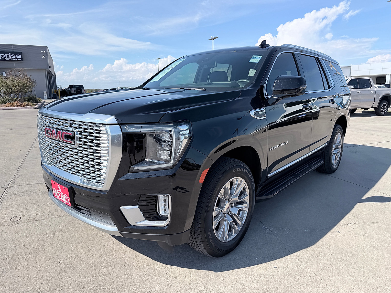 Used 2024 GMC Yukon Denali AWD/4WD image 3