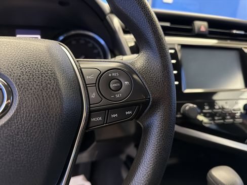 Used 2019 Toyota Camry LE image 17