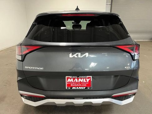 Used 2024 Kia Sportage LX AWD/4WD image 4