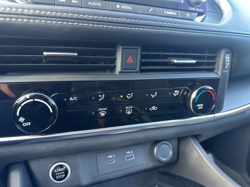 Used 2021 Nissan Rogue S image 41