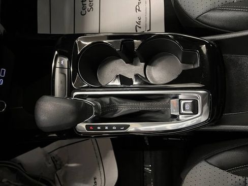 Certified 2025 Chevrolet Trax LT FWD image 25