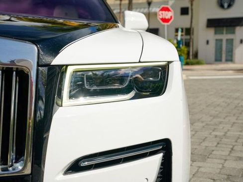Used 2022 Rolls-Royce Ghost image 40