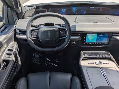 New 2025 Lincoln Navigator Reserve w/ Jet Appearance Package image 15