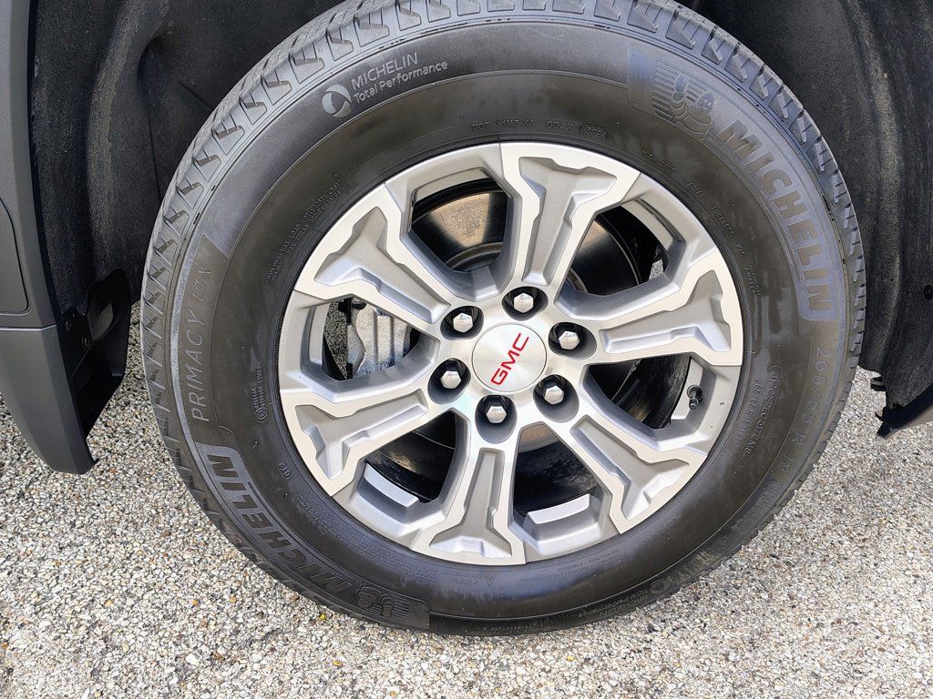 Used 2025 GMC Sierra 1500 SLT AWD/4WD image 9