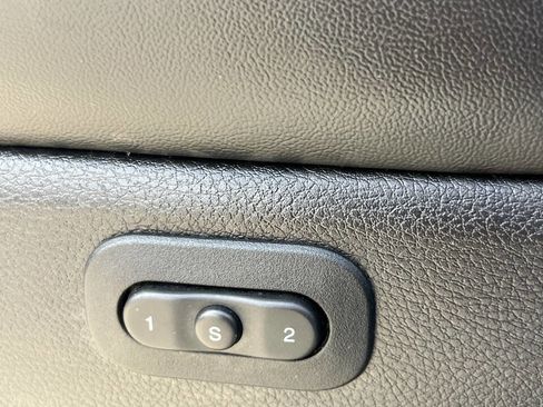 Used 2017 Jeep Grand Cherokee Limited image 29