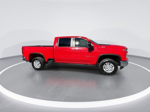 Used 2024 Chevrolet Silverado 2500 LT w/ Convenience Package image 9