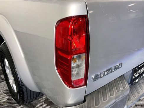 Used 2012 Suzuki Equator Premium RWD image 34