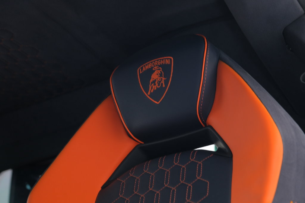 Used 2024 Lamborghini Revuelto AWD/4WD image 7
