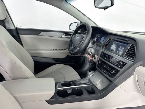 Used 2016 Hyundai Sonata SE w/ Cargo Package image 30