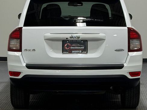 Used 2016 Jeep Compass Latitude AWD/4WD image 3