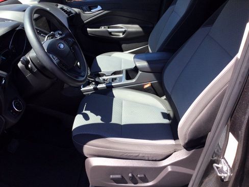 Used 2017 Ford Escape SE w/ Equipment Group 201A AWD/4WD image 21