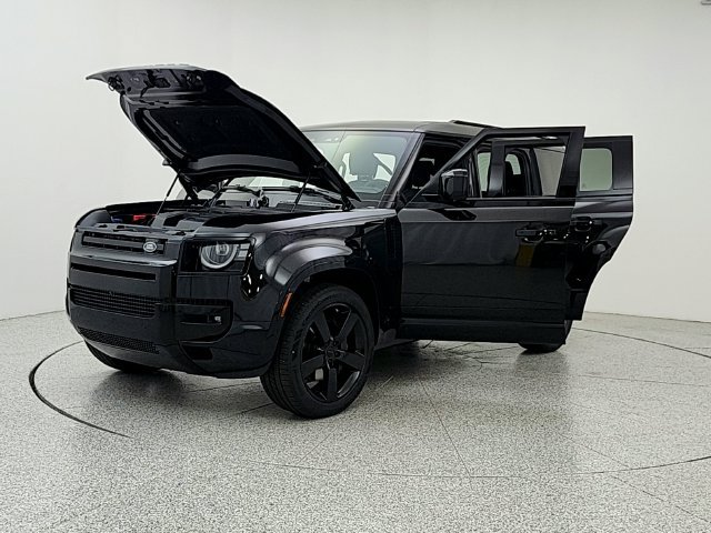 New 2026 Land Rover Defender 110 X-Dynamic SE AWD/4WD image 9