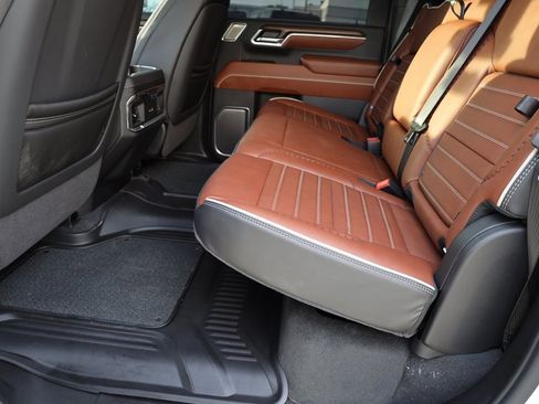 Used 2026 GMC Sierra 3500 Denali Ultimate image 17