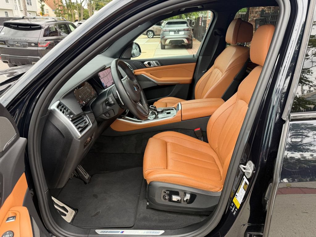 Used 2021 BMW X5 M50i AWD/4WD image 6
