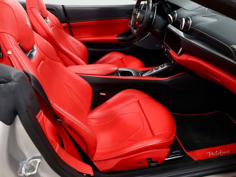 Certified 2019 Ferrari Portofino RWD image 14