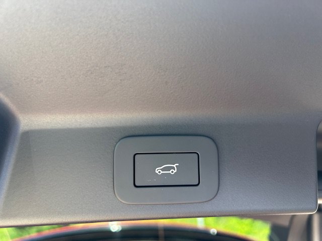 Used 2026 Jaguar F-PACE R-Dynamic S AWD/4WD image 14