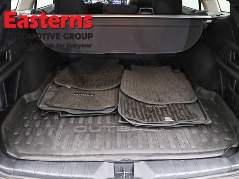 Used 2022 Subaru Outback Premium image 9