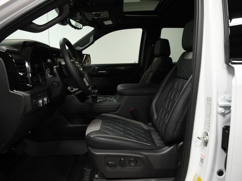 New 2026 GMC Sierra 1500 AT4 w/ AT4 Premium Package AWD/4WD image 29
