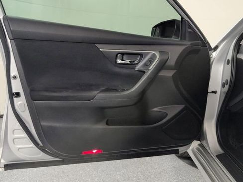 Used 2015 Nissan Altima 2.5 SV w/ Convenience Package image 21