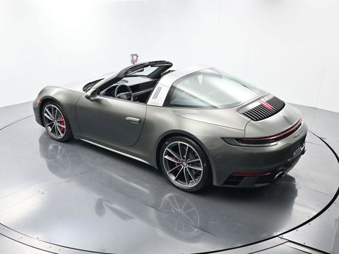 Used 2021 Porsche 911 Targa 4S w/ Sportdesign Package image 39