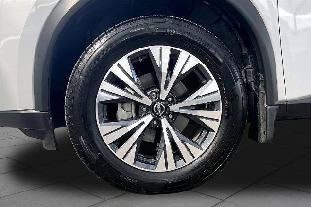 Certified 2022 Nissan Rogue SV FWD image 11