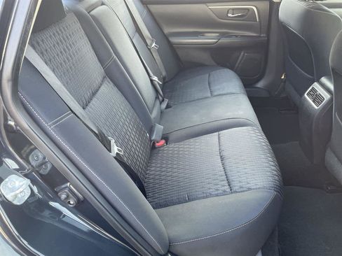 Used 2016 Nissan Altima 2.5 SV w/ Convenience Package image 17